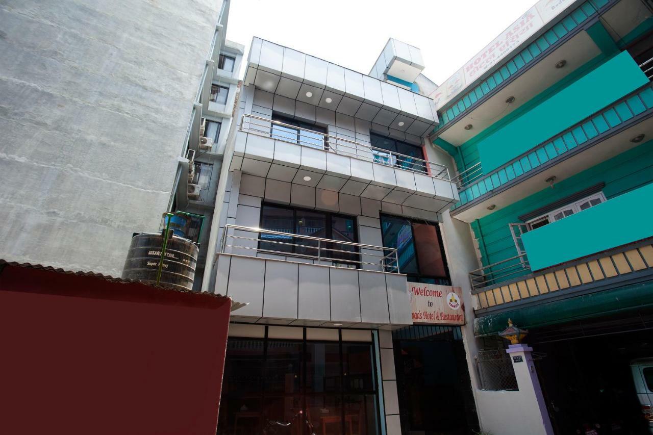 Hotel Crossroads Катманду Экстерьер фото